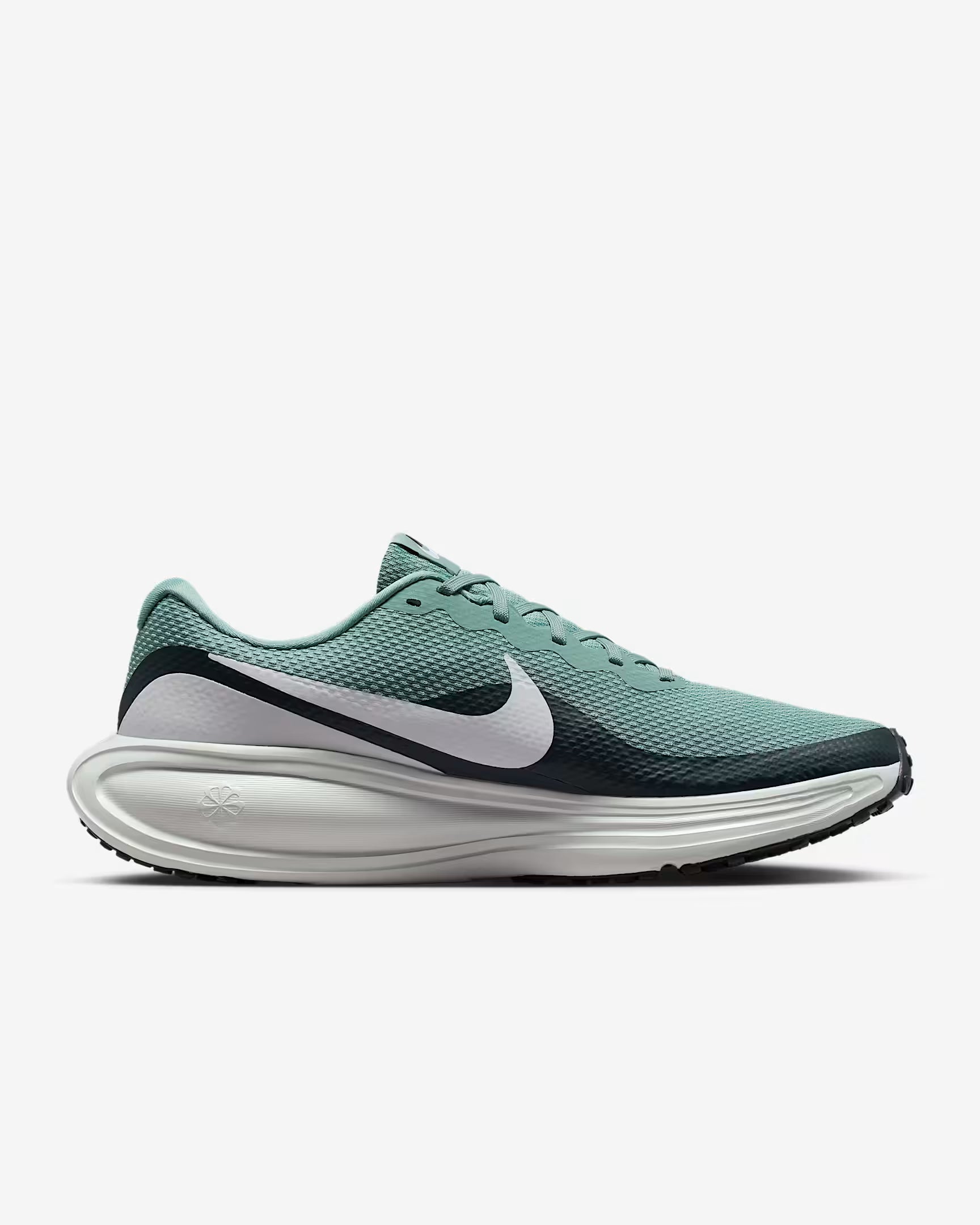 Nike Revolution 8