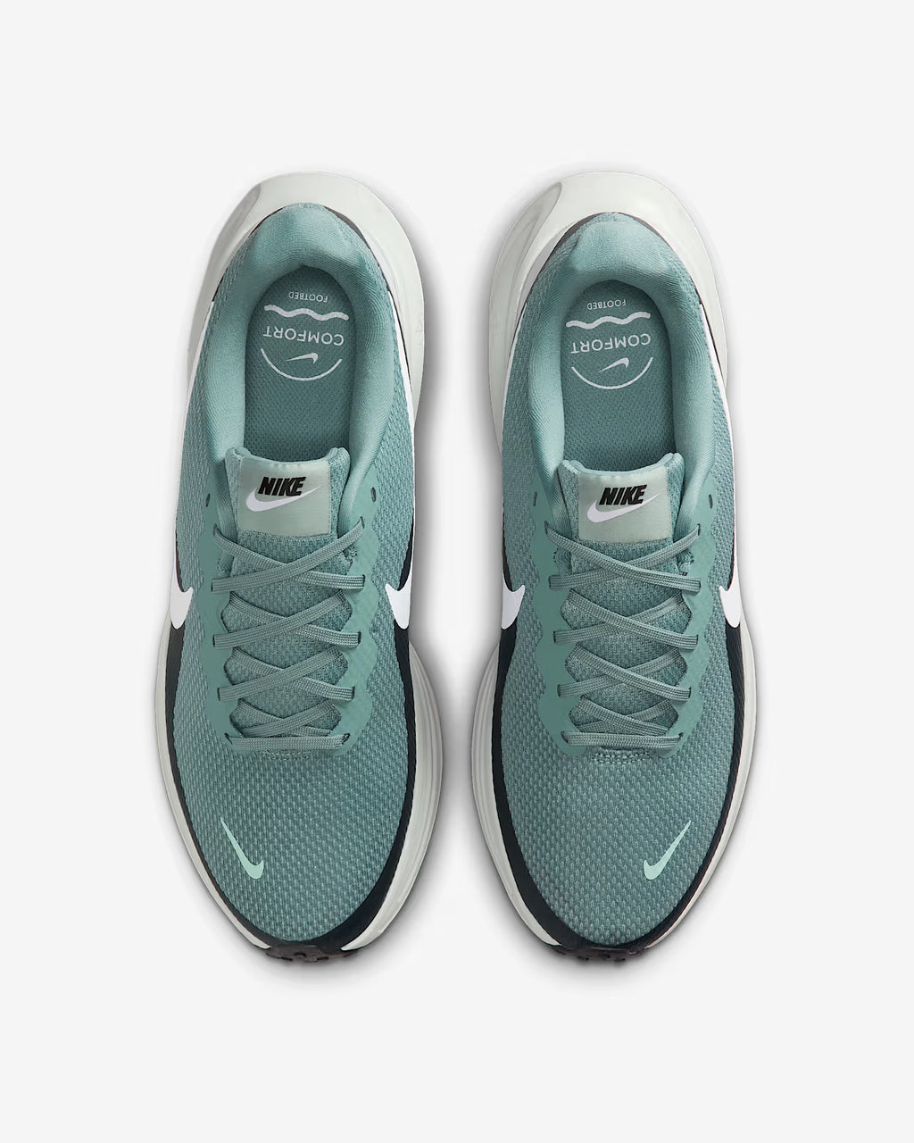 Nike Revolution 8
