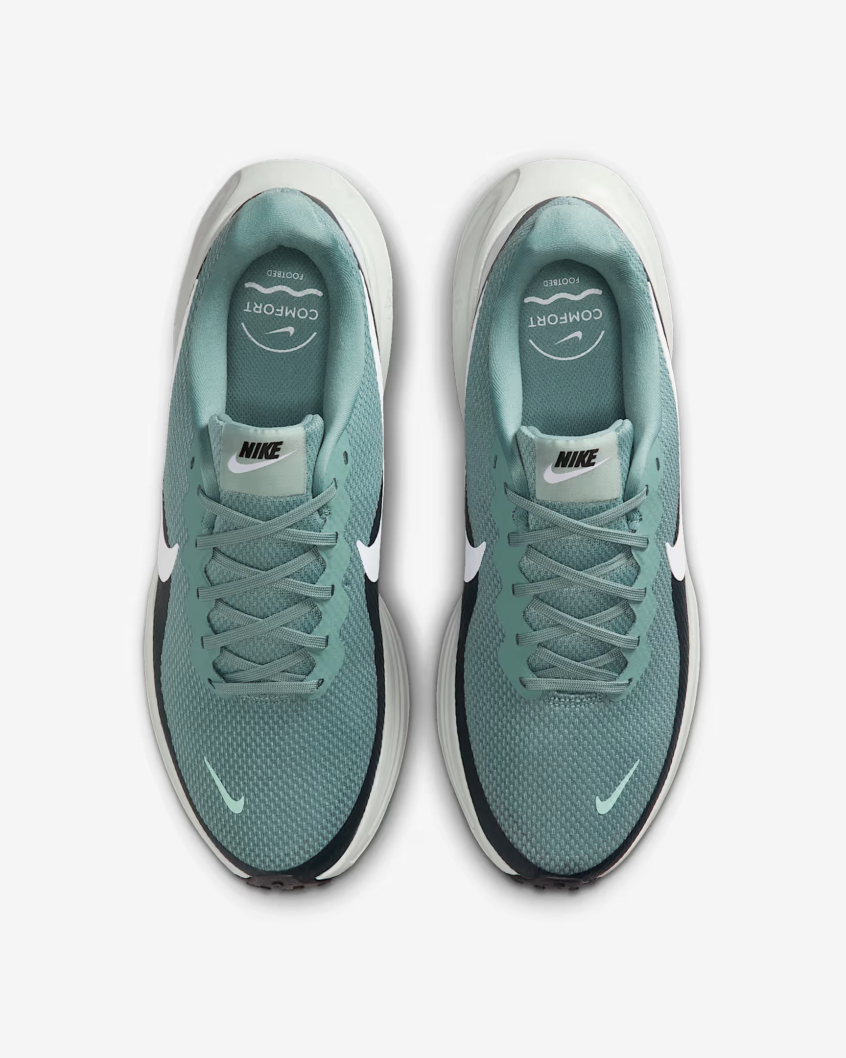 Nike Revolution 8