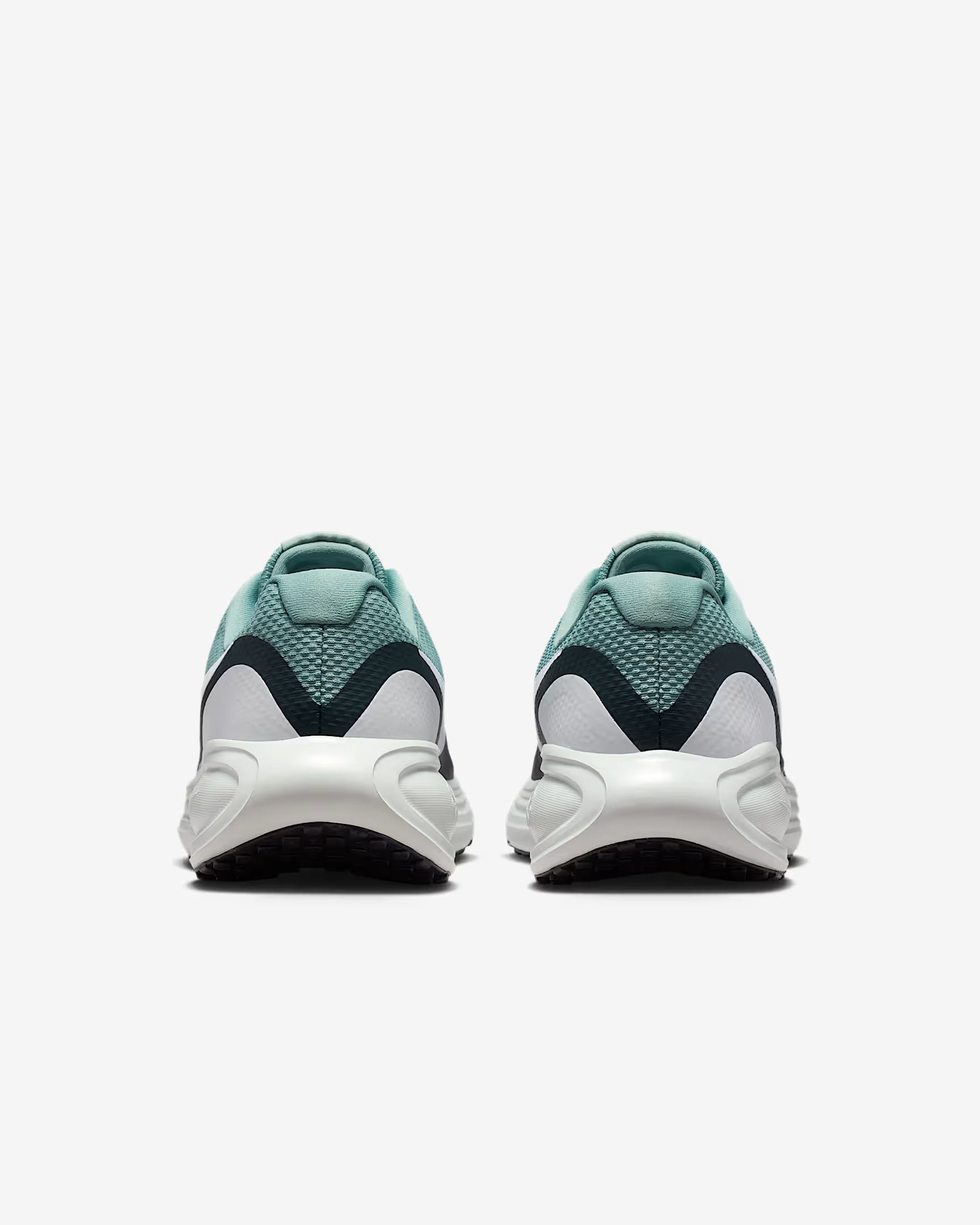 Nike Revolution 8